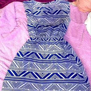 👗 beautiful blue/white design dress size M